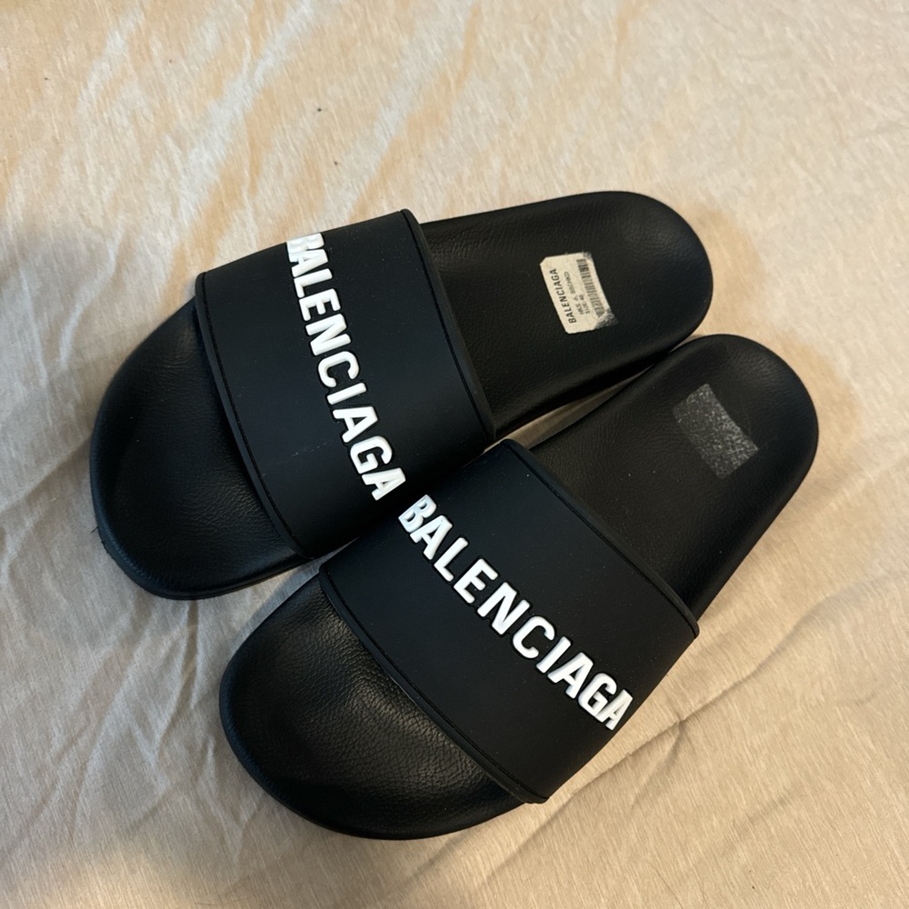 Balenciaga pool slides